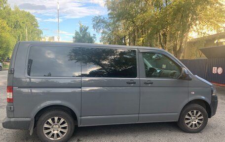 Volkswagen Caravelle T5, 2013 год, 2 350 000 рублей, 6 фотография