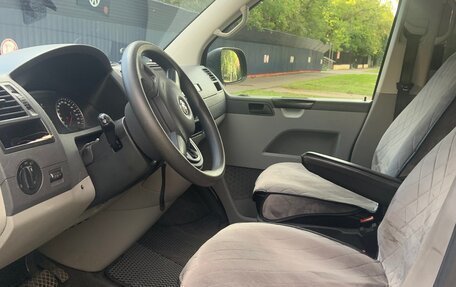 Volkswagen Caravelle T5, 2013 год, 2 350 000 рублей, 9 фотография