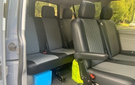 Volkswagen Caravelle T5, 2013 год, 2 350 000 рублей, 14 фотография