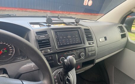 Volkswagen Caravelle T5, 2013 год, 2 350 000 рублей, 12 фотография