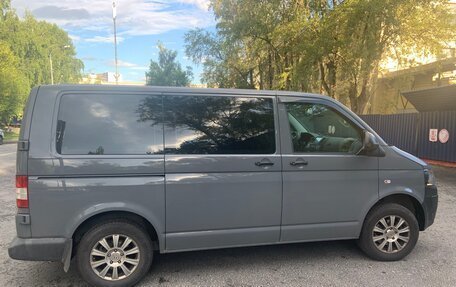 Volkswagen Caravelle T5, 2013 год, 2 350 000 рублей, 8 фотография