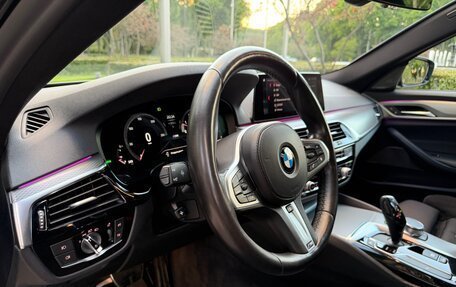 BMW 5 серия, 2019 год, 3 780 000 рублей, 15 фотография