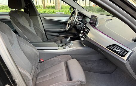 BMW 5 серия, 2019 год, 3 780 000 рублей, 11 фотография