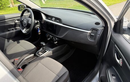 KIA Rio IV, 2021 год, 1 770 000 рублей, 10 фотография