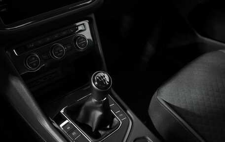 Volkswagen Tiguan II, 2020 год, 2 315 000 рублей, 12 фотография