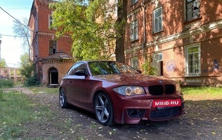 BMW 1 серия, 2008 год, 1 050 000 рублей, 2 фотография