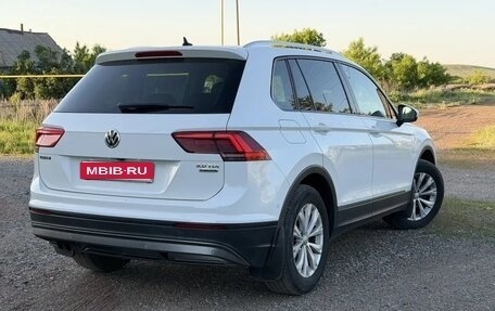 Volkswagen Tiguan II, 2016 год, 1 810 000 рублей, 1 фотография