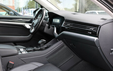 Volkswagen Touareg III, 2020 год, 4 785 000 рублей, 12 фотография