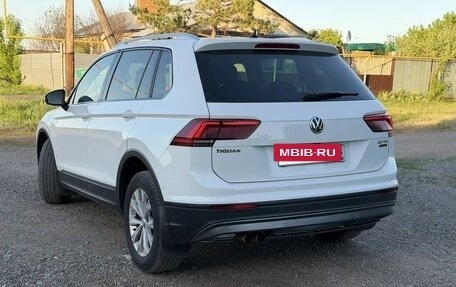 Volkswagen Tiguan II, 2016 год, 1 810 000 рублей, 2 фотография