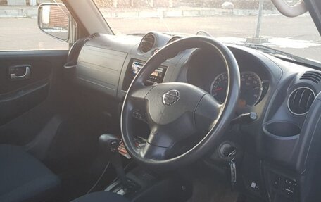 Nissan Kix, 2009 год, 650 000 рублей, 9 фотография