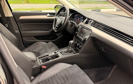 Volkswagen Passat B8 рестайлинг, 2015 год, 2 250 000 рублей, 20 фотография