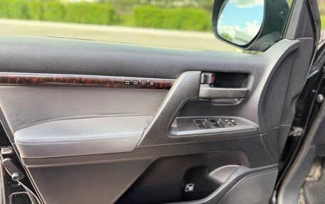 Toyota Land Cruiser 200, 2010 год, 3 100 000 рублей, 12 фотография