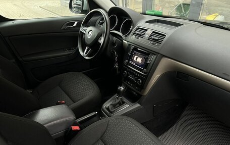 Skoda Yeti I рестайлинг, 2017 год, 1 220 000 рублей, 25 фотография