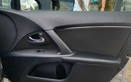 Toyota Avensis III рестайлинг, 2010 год, 1 020 000 рублей, 20 фотография