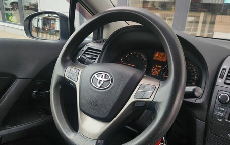 Toyota Avensis III рестайлинг, 2010 год, 1 020 000 рублей, 22 фотография