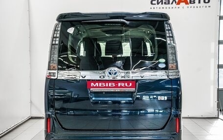 Toyota Voxy III, 2014 год, 1 689 000 рублей, 8 фотография