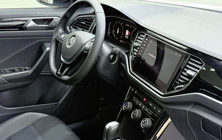 Volkswagen T-Roc I, 2022 год, 1 585 000 рублей, 8 фотография
