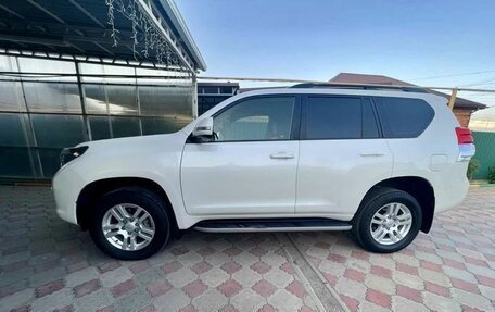 Toyota Land Cruiser Prado 150 рестайлинг 2, 2013 год, 3 100 000 рублей, 2 фотография