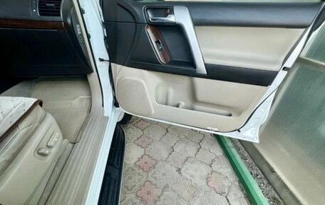Toyota Land Cruiser Prado 150 рестайлинг 2, 2013 год, 3 100 000 рублей, 7 фотография