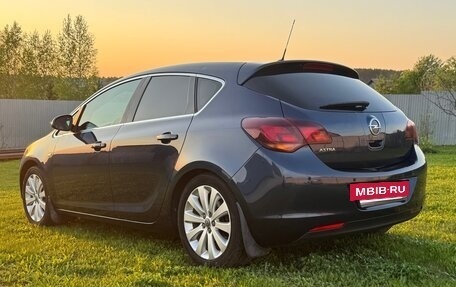Opel Astra J, 2011 год, 720 000 рублей, 4 фотография