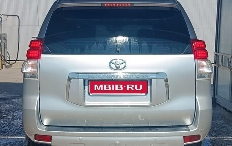 Toyota Land Cruiser Prado 150 рестайлинг 2, 2010 год, 2 300 000 рублей, 6 фотография