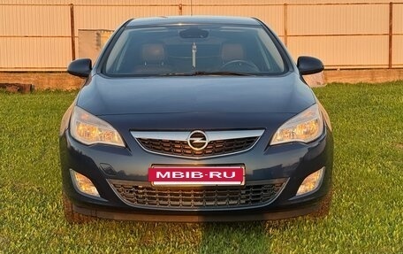 Opel Astra J, 2011 год, 720 000 рублей, 6 фотография