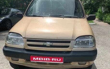 Chevrolet Niva I рестайлинг, 2004 год, 265 000 рублей, 1 фотография