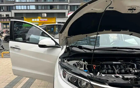 Honda Vezel, 2022 год, 1 298 790 рублей, 10 фотография