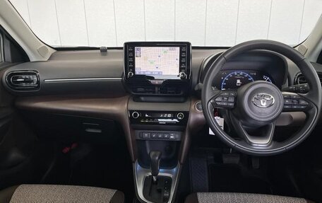 Toyota Yaris Cross, 2022 год, 1 560 000 рублей, 8 фотография