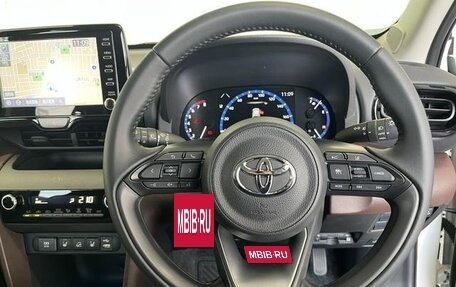 Toyota Yaris Cross, 2022 год, 1 560 000 рублей, 7 фотография