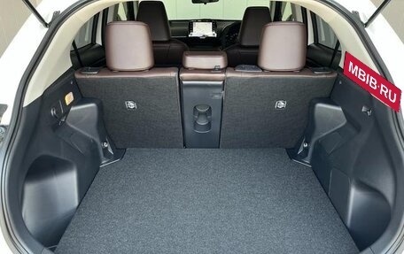 Toyota Yaris Cross, 2022 год, 1 560 000 рублей, 27 фотография