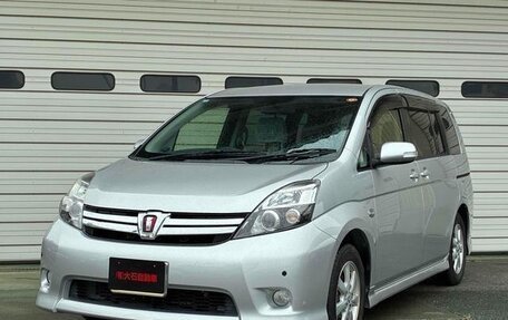 Toyota ISis I, 2013 год, 955 000 рублей, 1 фотография