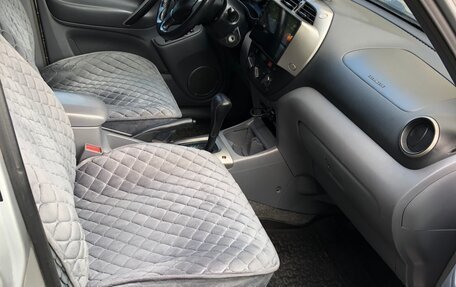 Toyota RAV4, 2002 год, 750 000 рублей, 10 фотография