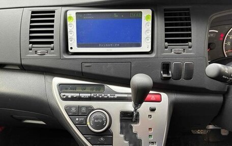 Toyota ISis I, 2013 год, 955 000 рублей, 9 фотография