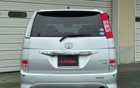 Toyota ISis I, 2013 год, 955 000 рублей, 5 фотография