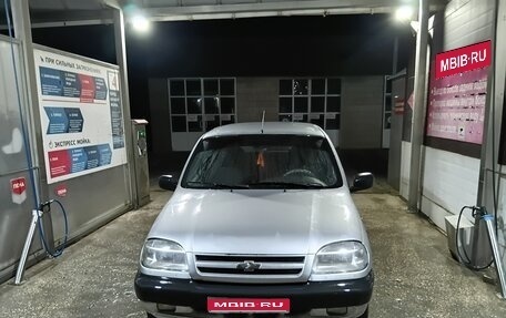 Chevrolet Niva I рестайлинг, 2003 год, 230 000 рублей, 1 фотография