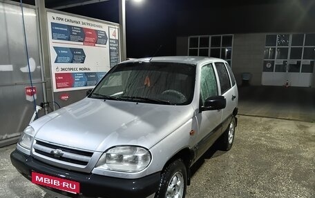 Chevrolet Niva I рестайлинг, 2003 год, 230 000 рублей, 2 фотография