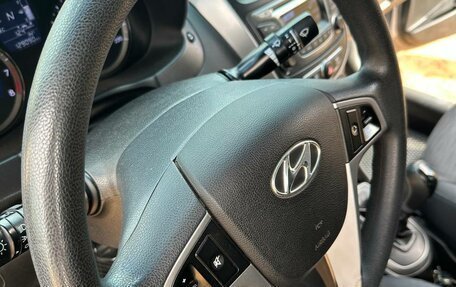 Hyundai Solaris II рестайлинг, 2015 год, 985 000 рублей, 15 фотография