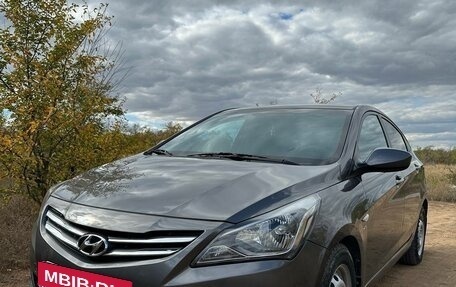 Hyundai Solaris II рестайлинг, 2015 год, 985 000 рублей, 20 фотография