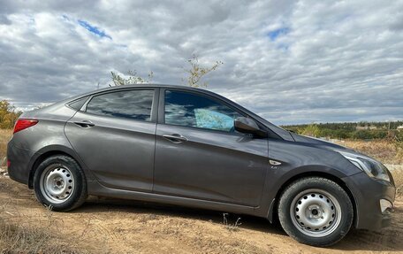 Hyundai Solaris II рестайлинг, 2015 год, 985 000 рублей, 28 фотография