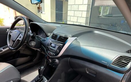 Hyundai Solaris II рестайлинг, 2015 год, 985 000 рублей, 27 фотография