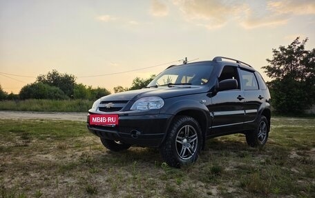 Chevrolet Niva I рестайлинг, 2016 год, 720 000 рублей, 3 фотография