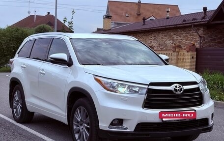 Toyota Highlander III, 2014 год, 3 500 000 рублей, 2 фотография