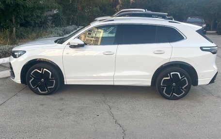 Volkswagen Tiguan, 2024 год, 4 300 000 рублей, 1 фотография