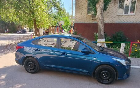 Hyundai Solaris II рестайлинг, 2021 год, 1 300 000 рублей, 3 фотография