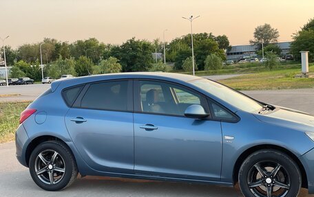 Opel Astra J, 2013 год, 920 000 рублей, 4 фотография