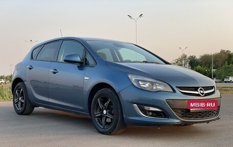 Opel Astra J, 2013 год, 920 000 рублей, 3 фотография