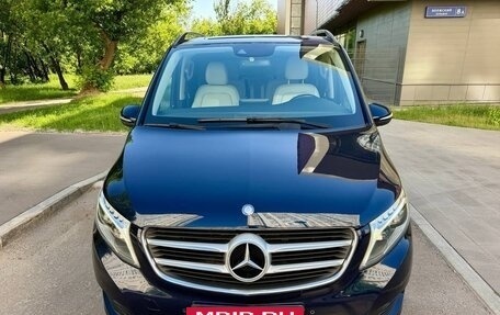 Mercedes-Benz V-Класс, 2015 год, 3 300 000 рублей, 5 фотография
