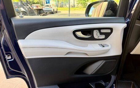 Mercedes-Benz V-Класс, 2015 год, 3 300 000 рублей, 14 фотография