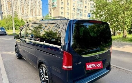 Mercedes-Benz V-Класс, 2015 год, 3 300 000 рублей, 10 фотография